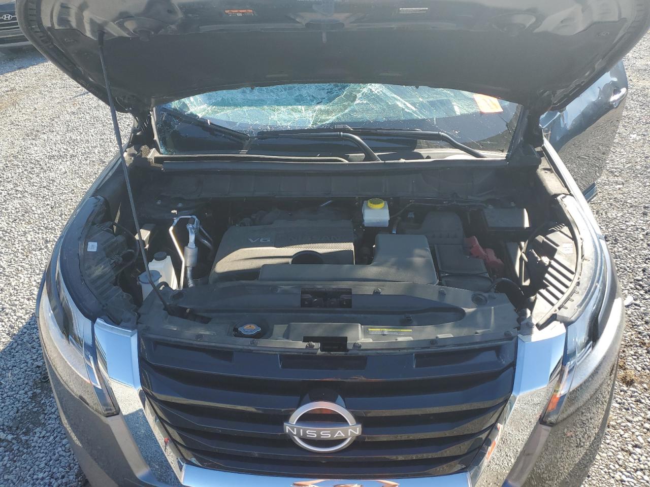 NISSAN PATHFINDER PLATINUM