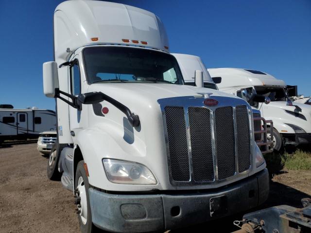 PETERBILT TRACTOR 579 2017 white tractor diesel 1XPBA48X9HD428442 photo #1