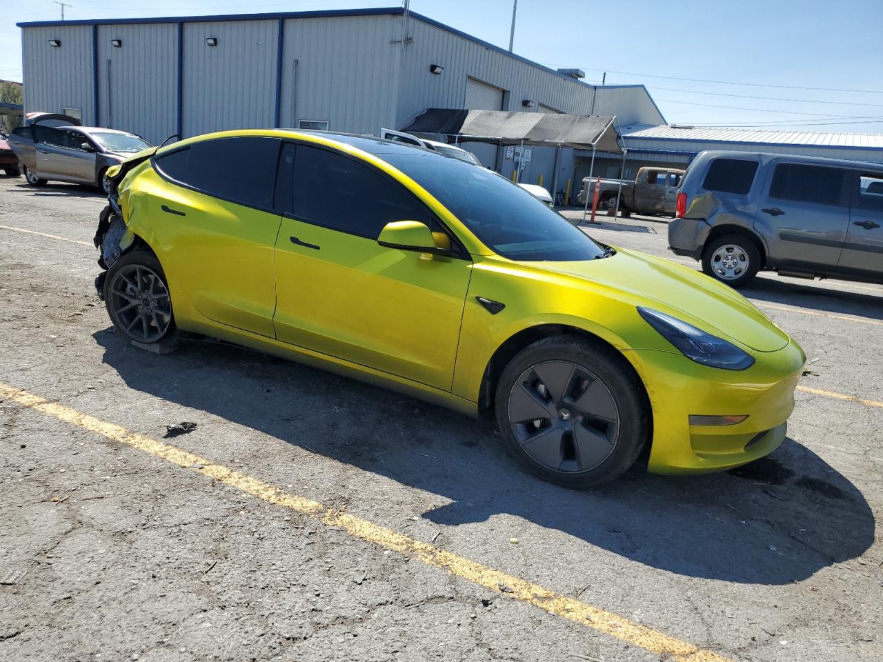 TESLA MODEL 3