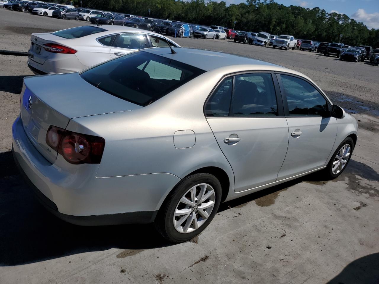 VOLKSWAGEN JETTA LIMITED