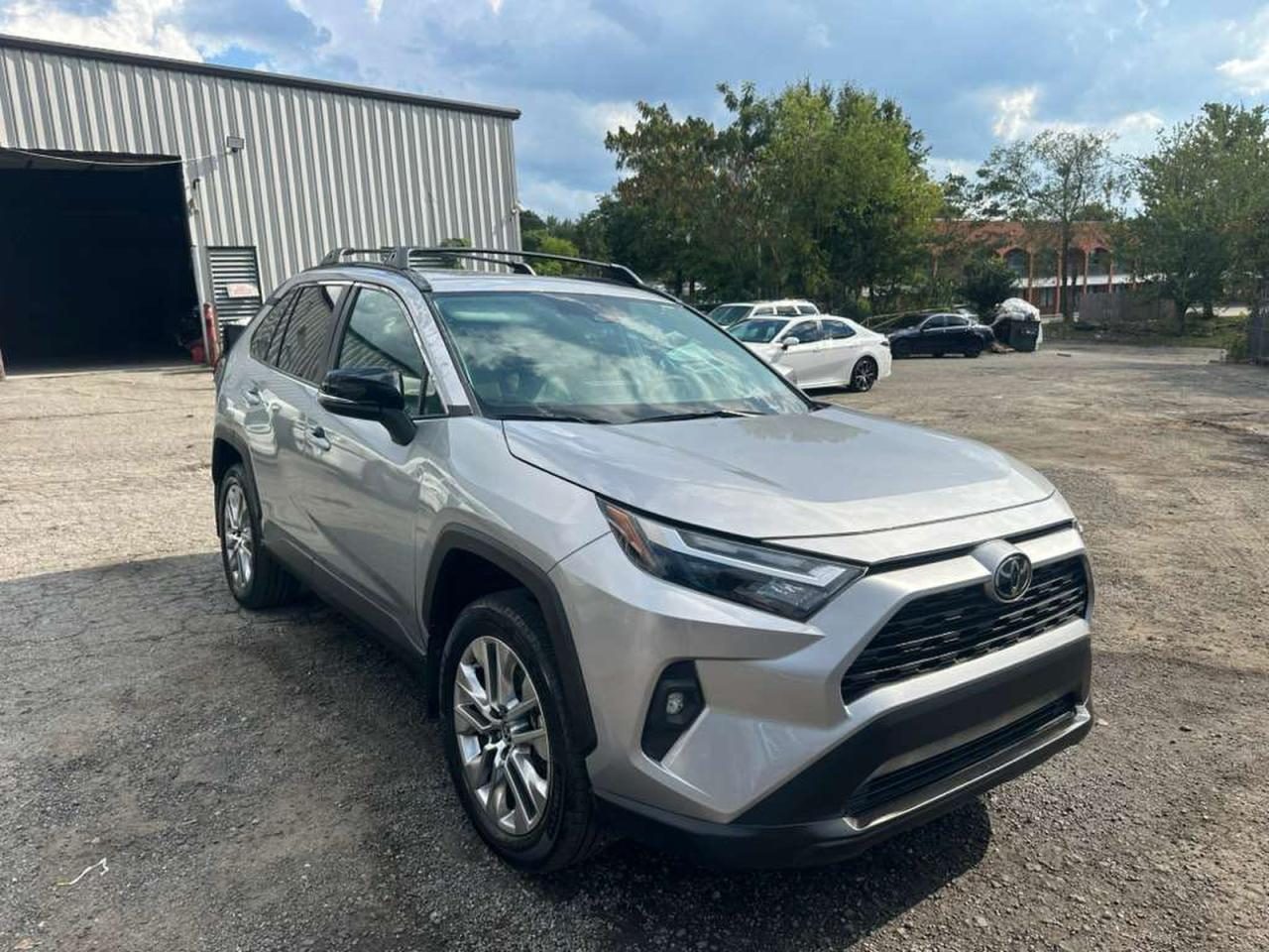 TOYOTA RAV4 XLE PREMIUM