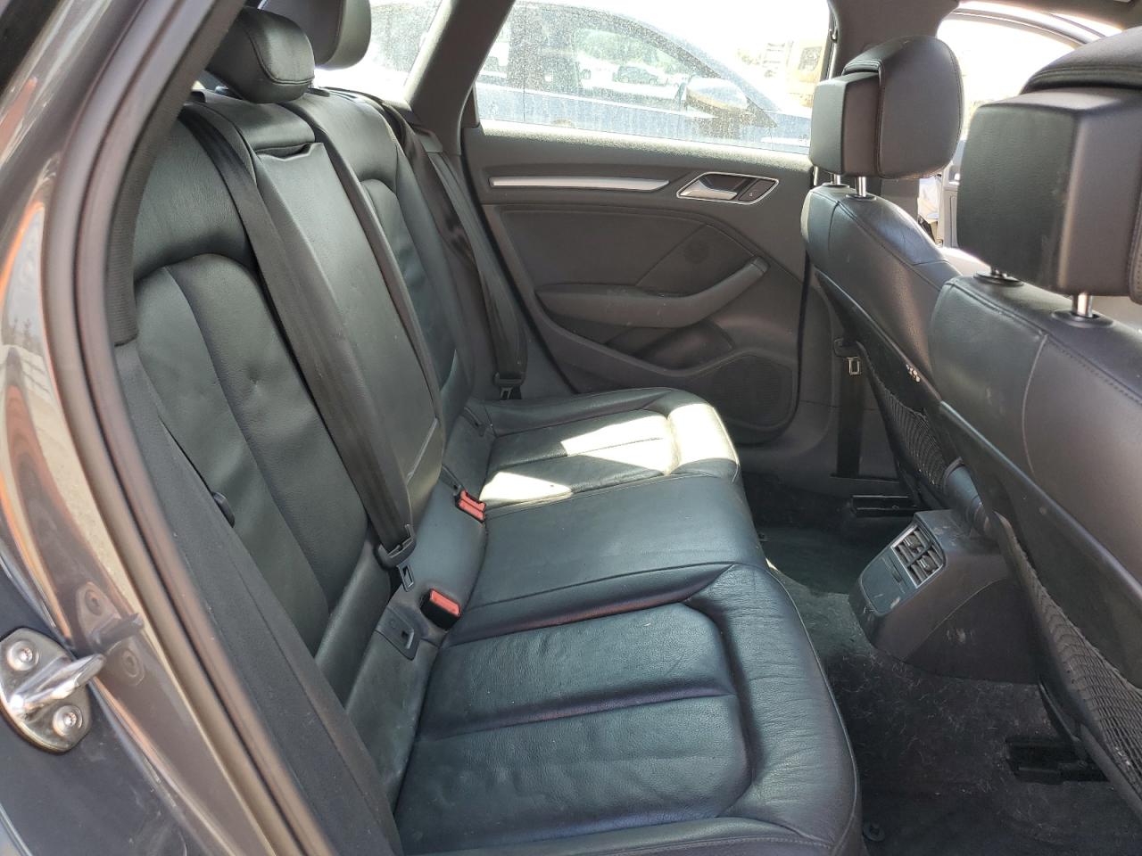 AUDI A3 E-TRON PREMIUM