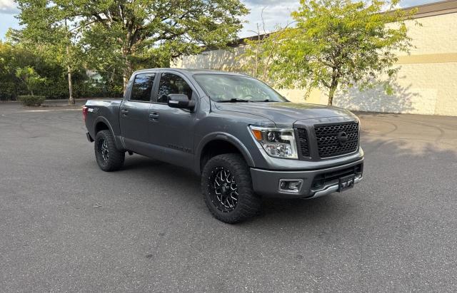 NISSAN TITAN SV