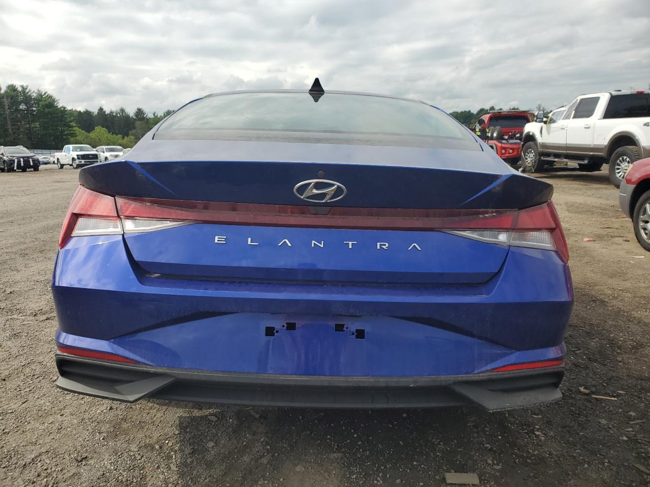 HYUNDAI ELANTRA SE