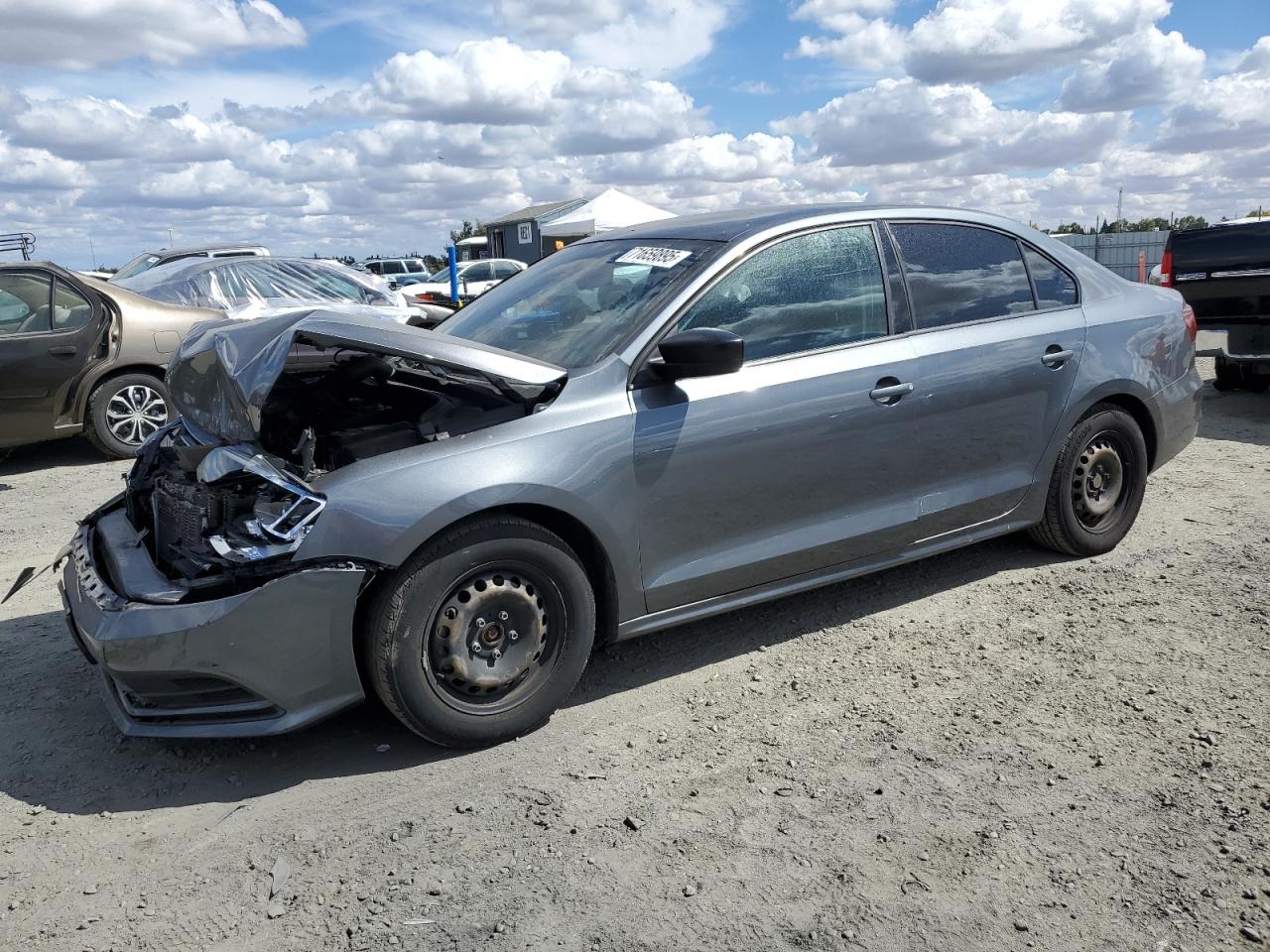  Salvage Volkswagen Jetta