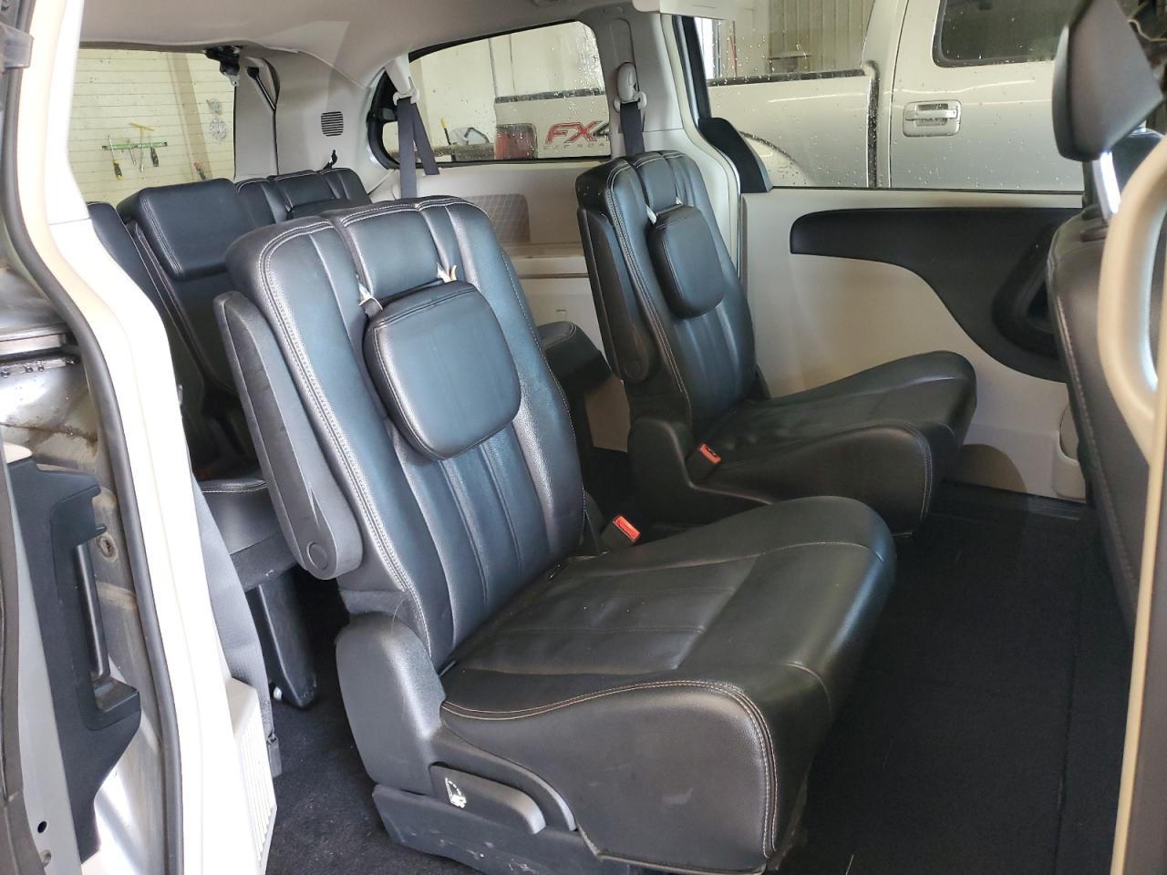 CHRYSLER TOWN & COUNTRY TOURING