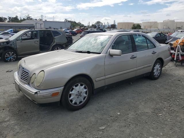 MERCEDES-BENZ E 320
