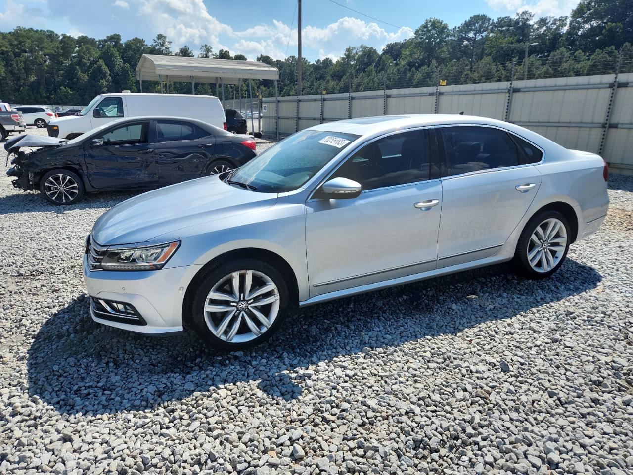 VOLKSWAGEN PASSAT SEL PREMIUM