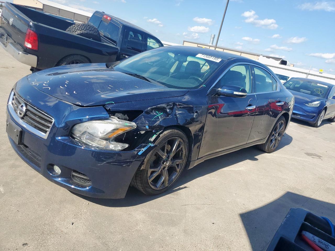 NISSAN MAXIMA S