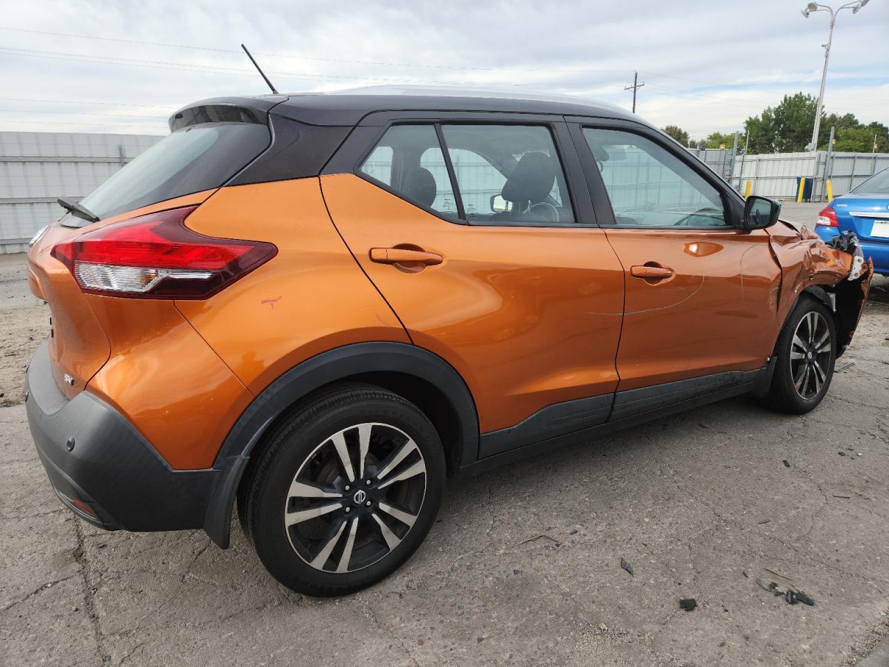 NISSAN KICKS SV