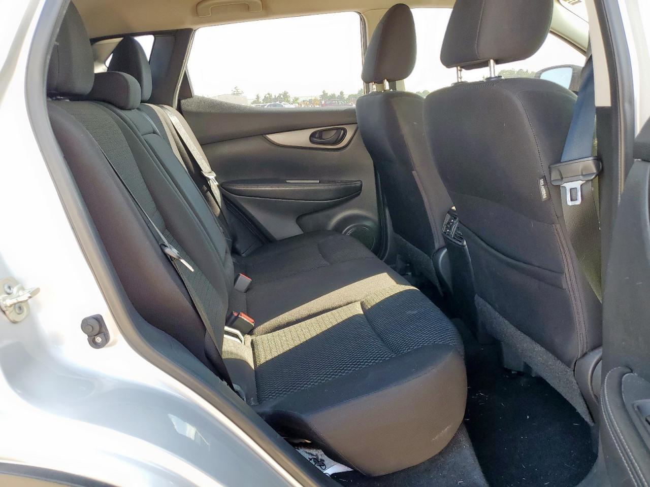 NISSAN ROGUE SPORT S