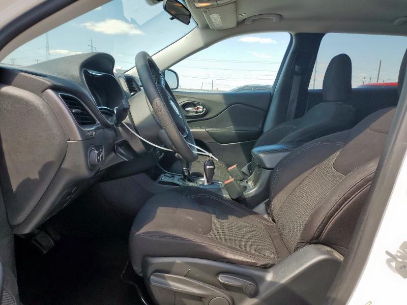 2019 JEEP CHEROKEE LATITUDE 1C4PJLCB5KD297448