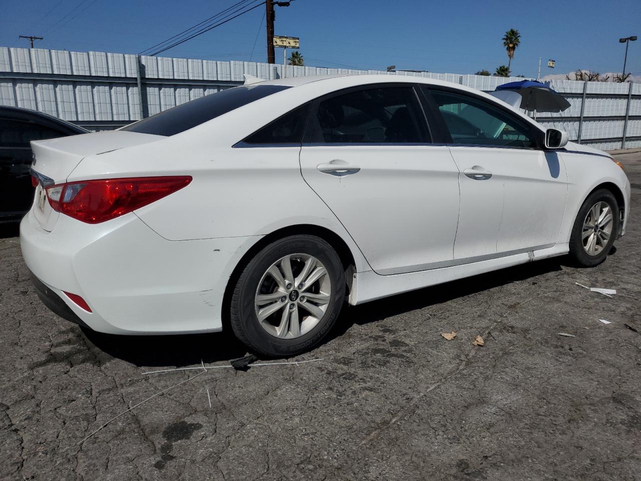 Lot #3309650924 2014 HYUNDAI SONATA GLS