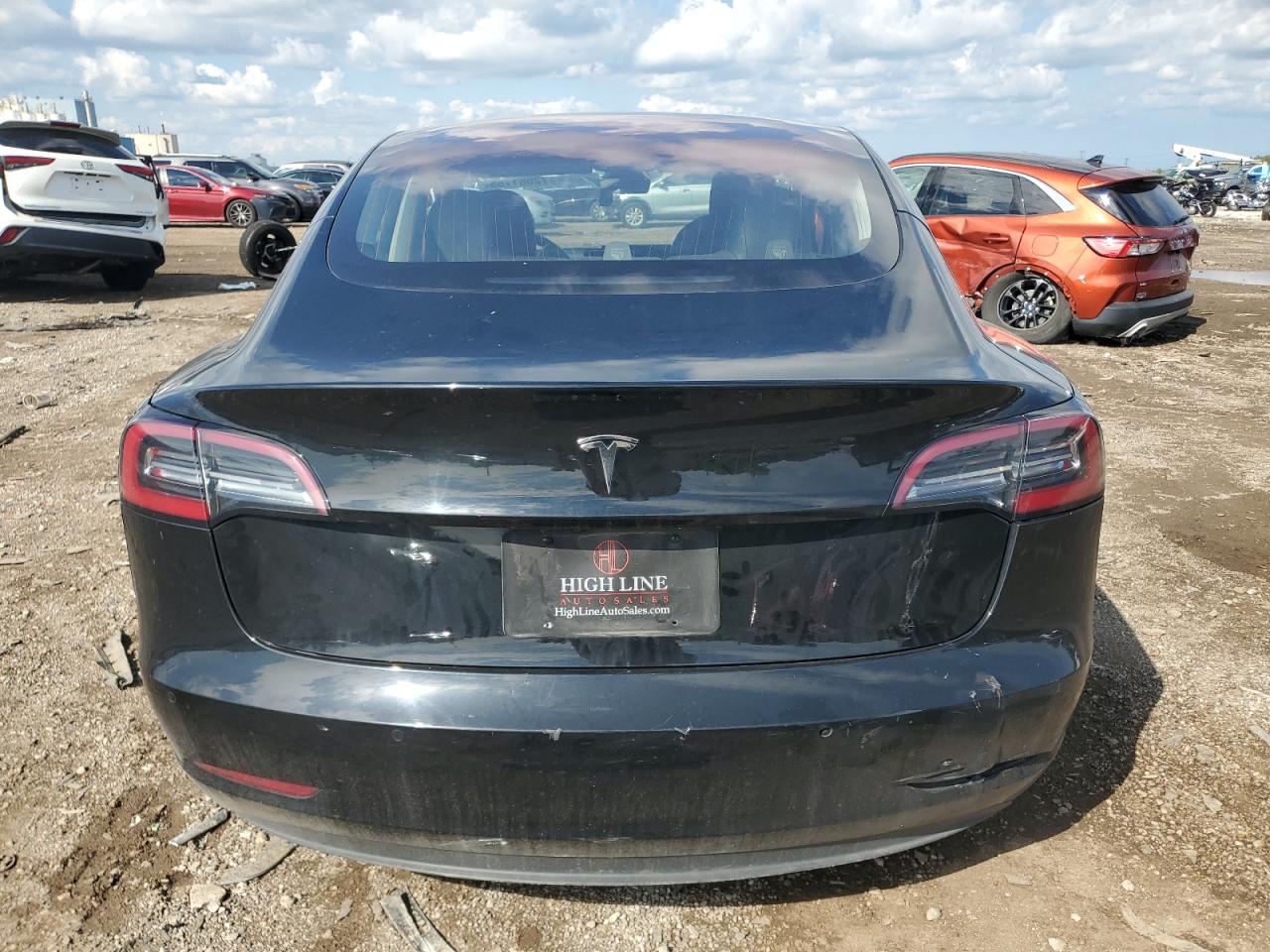 TESLA MODEL 3