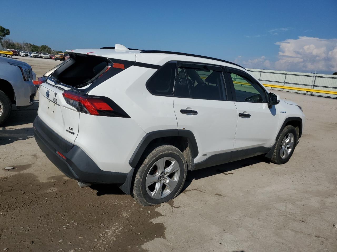 TOYOTA RAV4 LE