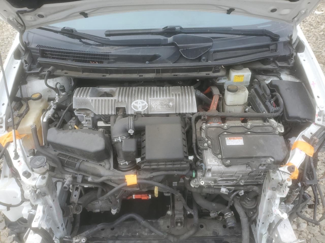 TOYOTA PRIUS PLUG-IN