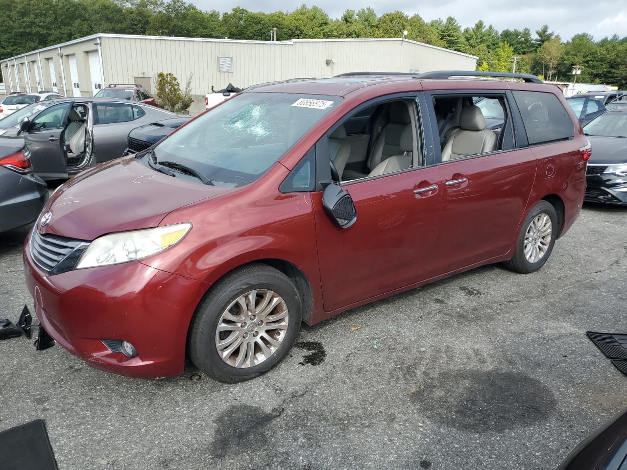 Lot #3264663921 2016 TOYOTA SIENNA XLE