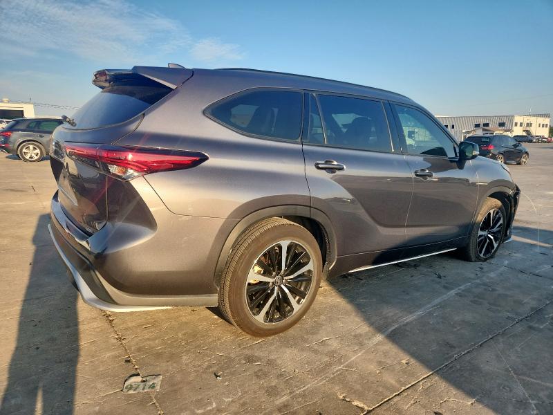 2022 TOYOTA HIGHLANDER - 5TDJZRAH5NS098479