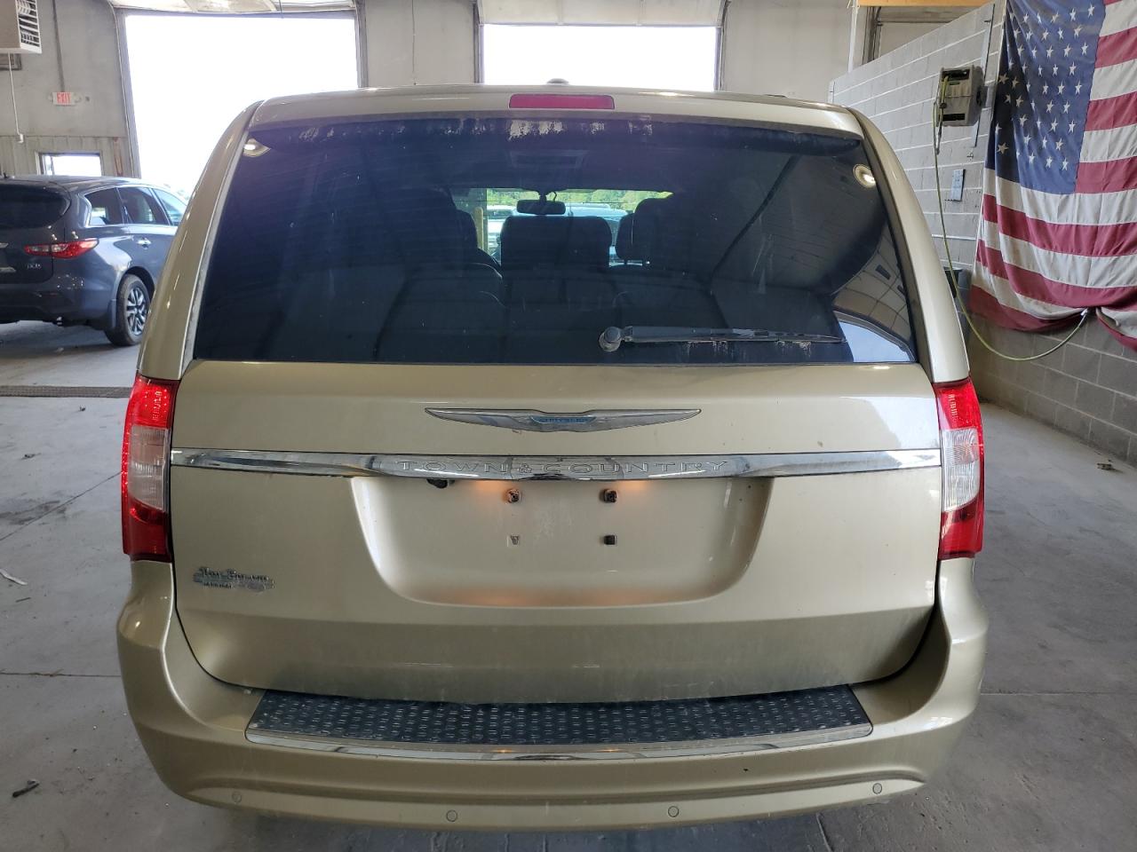 CHRYSLER TOWN & COUNTRY TOURING L