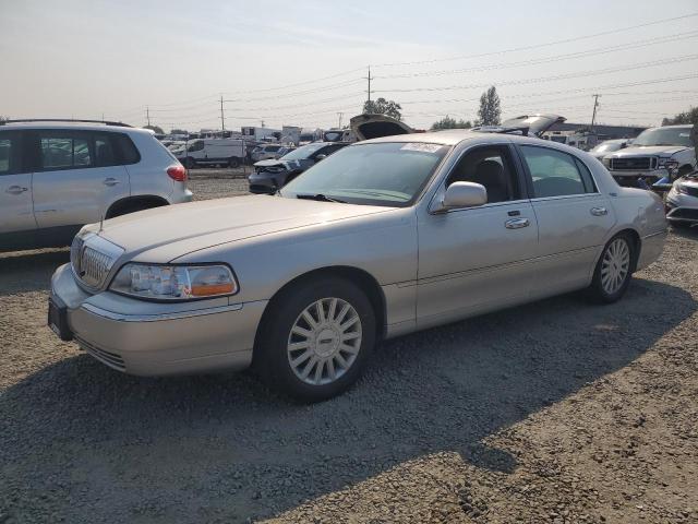 Global Auto Auctions: 2005 LINCOLN TOWN CAR S