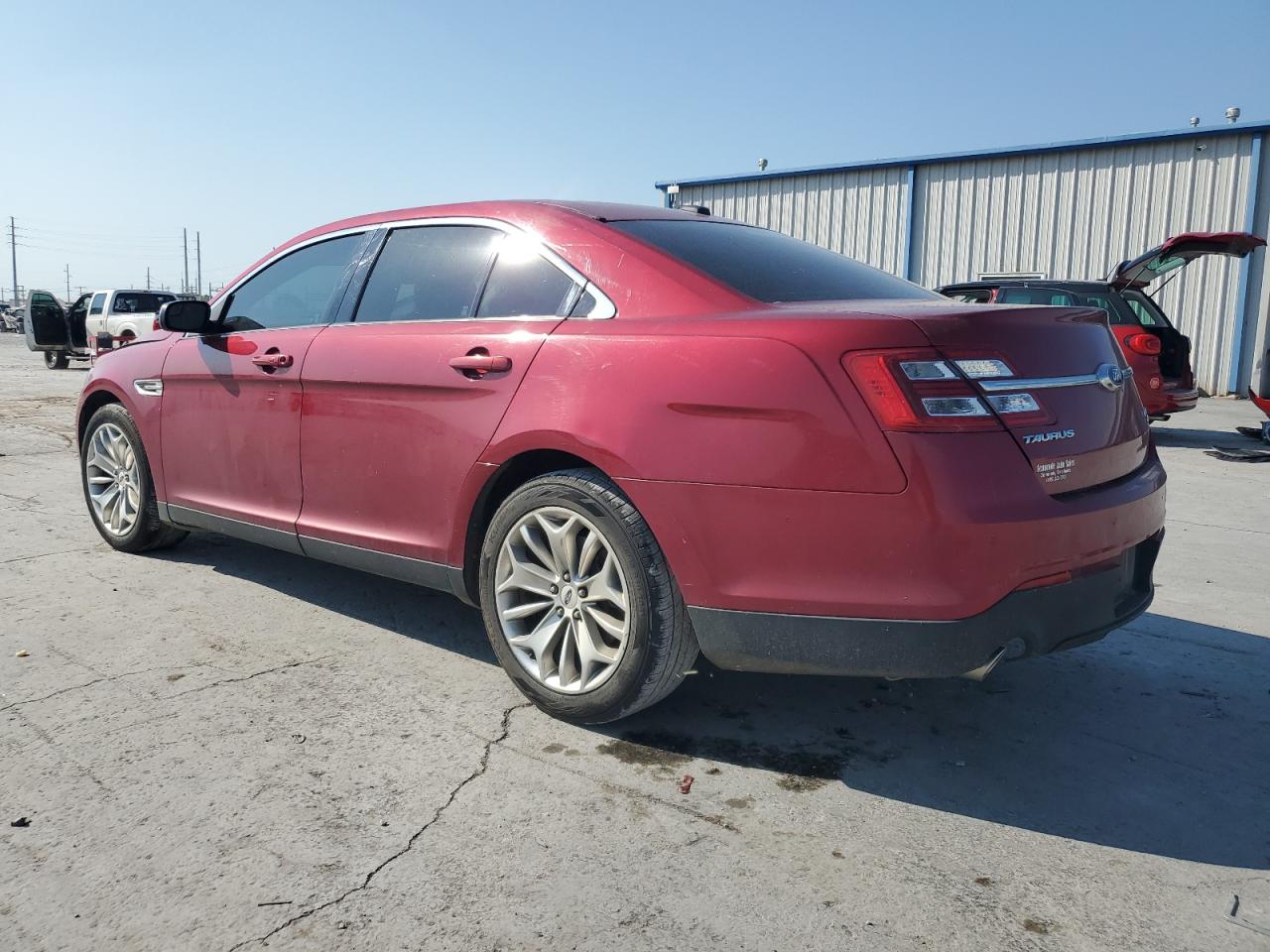 Lot #3302787927 2016 FORD TAURUS LIM