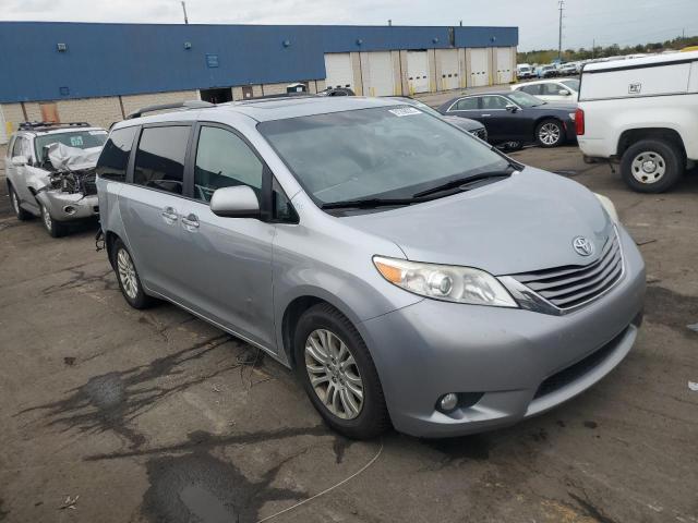 2017 TOYOTA SIENNA XLE 5TDYZ3DC6HS836547