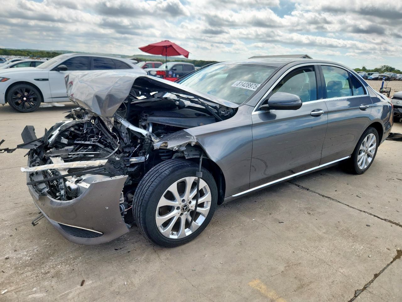 MERCEDES-BENZ E-CLASS 300