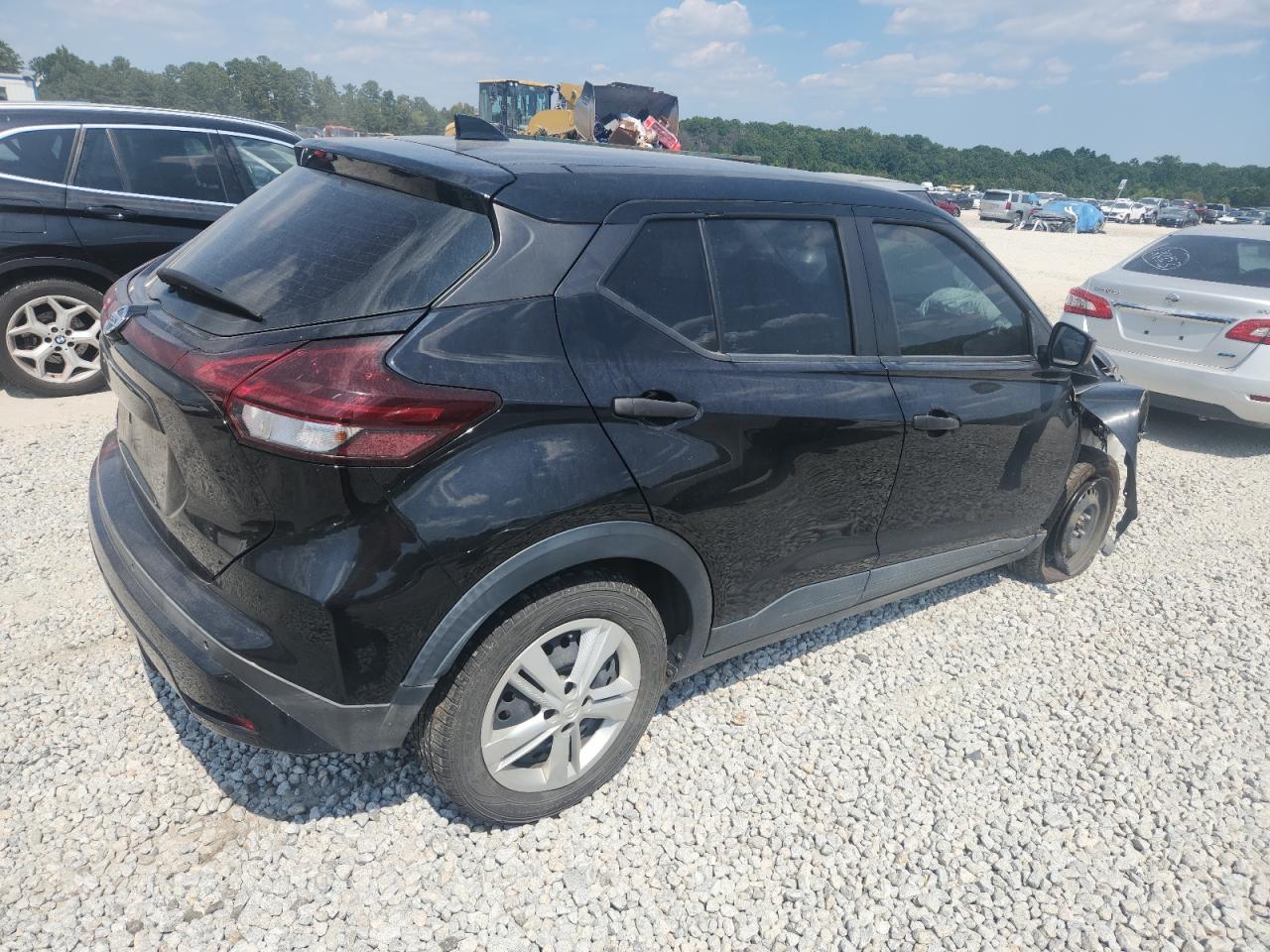 NISSAN KICKS S