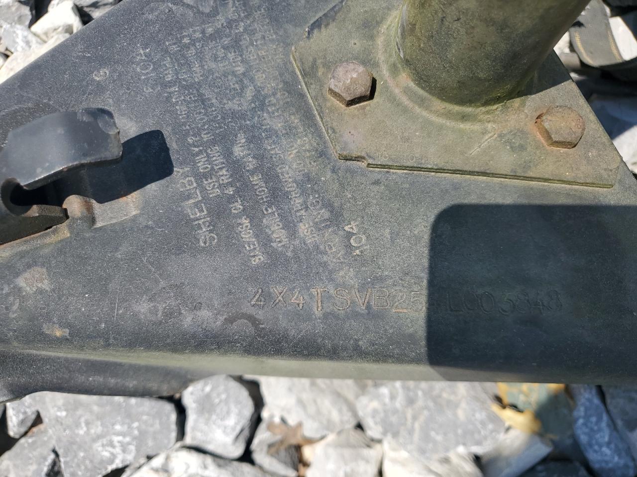 Lot #3236846379 2004 WILDWOOD SURVEYOR