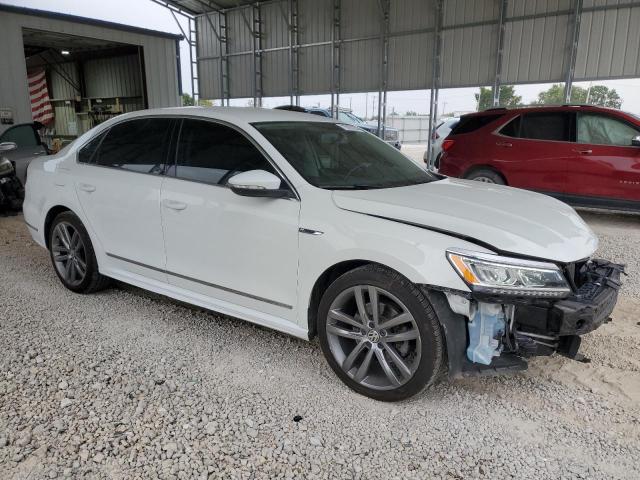 2017 VOLKSWAGEN PASSAT R-L 1VWDT7A30HC023182