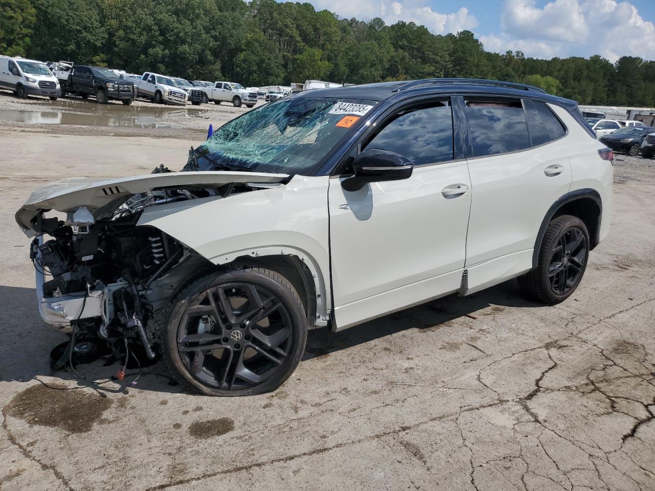 VOLKSWAGEN TIGUAN SE R-LINE BLACK