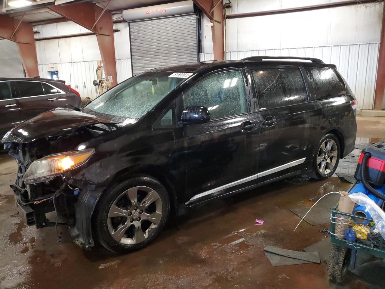 TOYOTA SIENNA SPORT