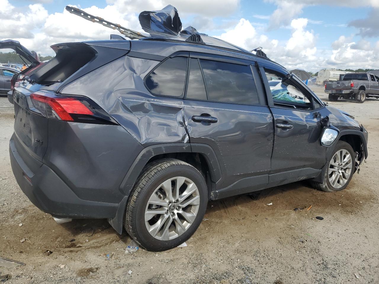 TOYOTA RAV4 XLE PREMIUM