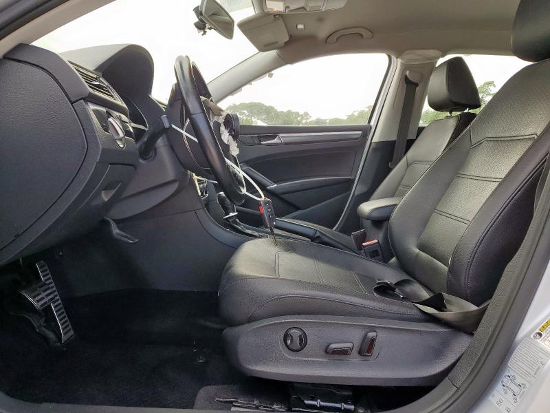 2017 VOLKSWAGEN PASSAT R-L - 1VWDT7A31HC071810