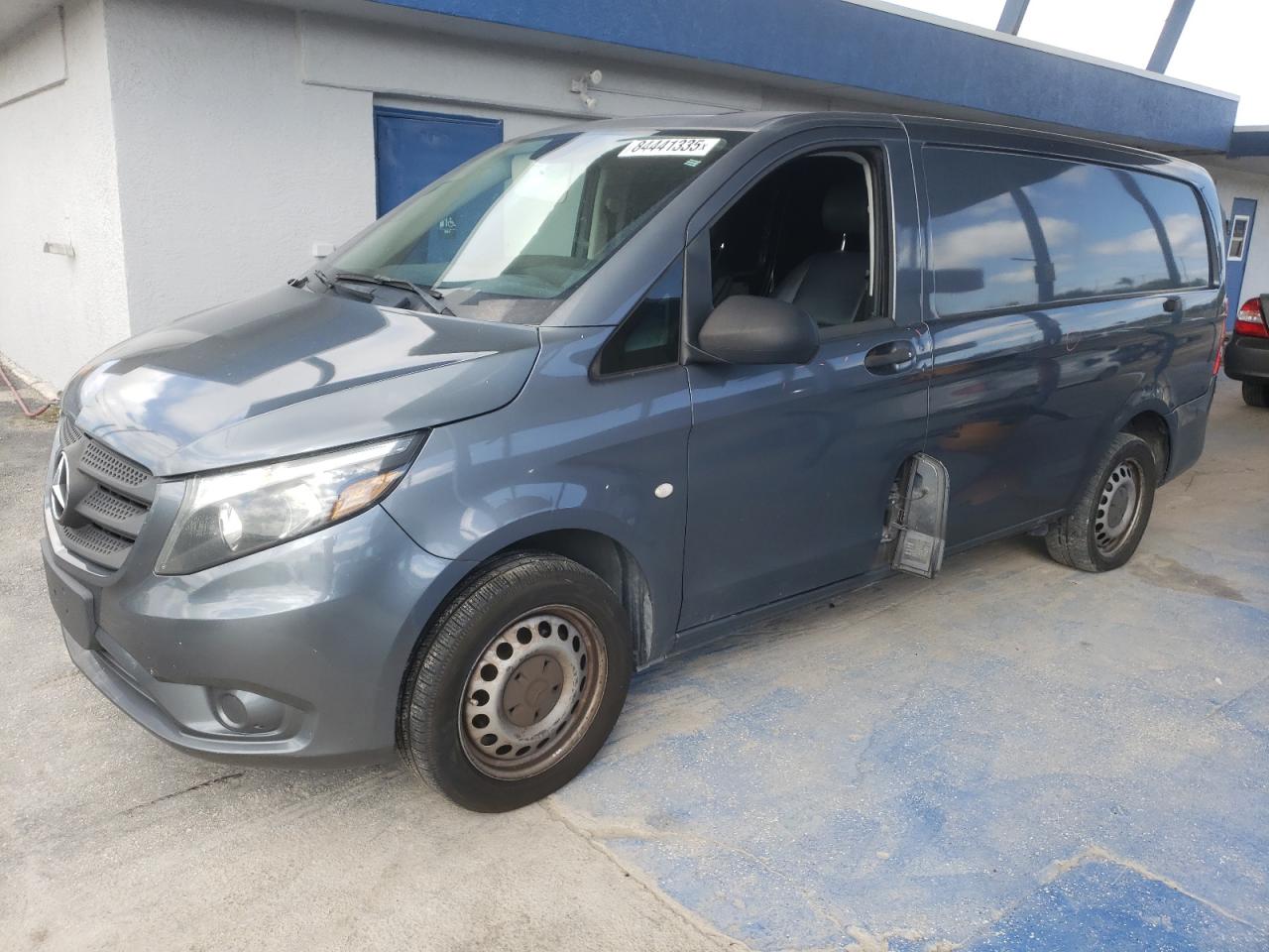 MERCEDES-BENZ METRIS