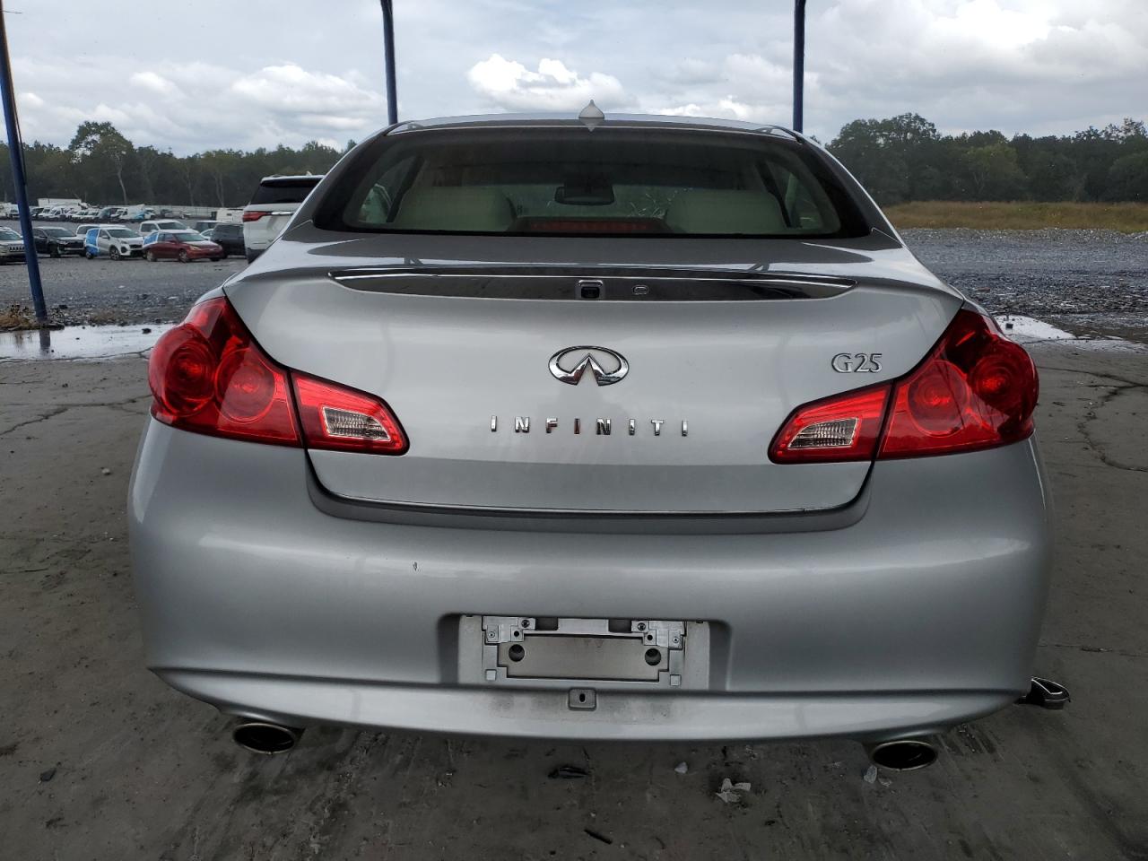 INFINITI G25 BASE
