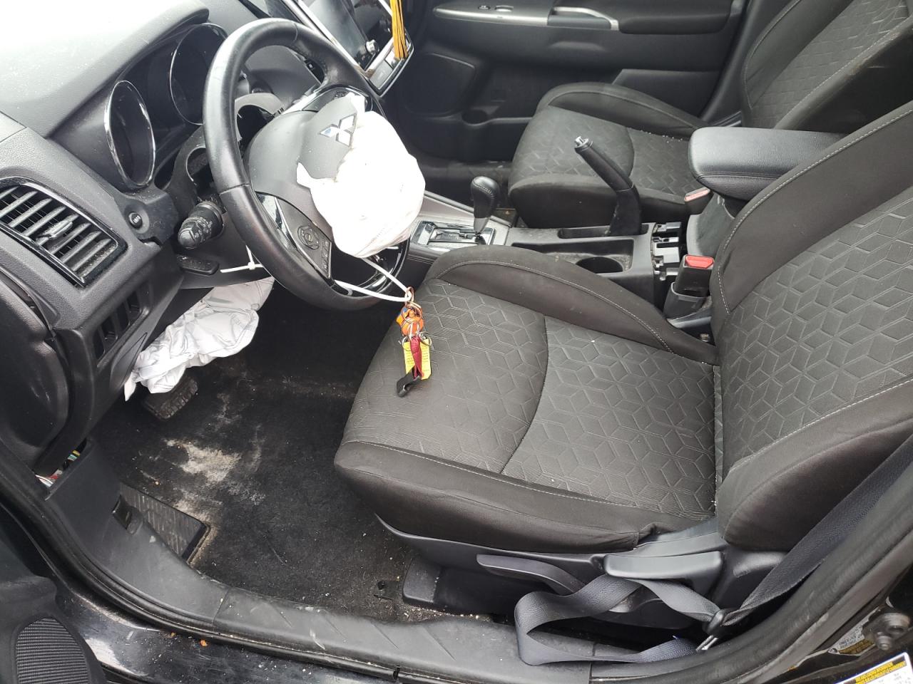 MITSUBISHI OUTLANDER ES