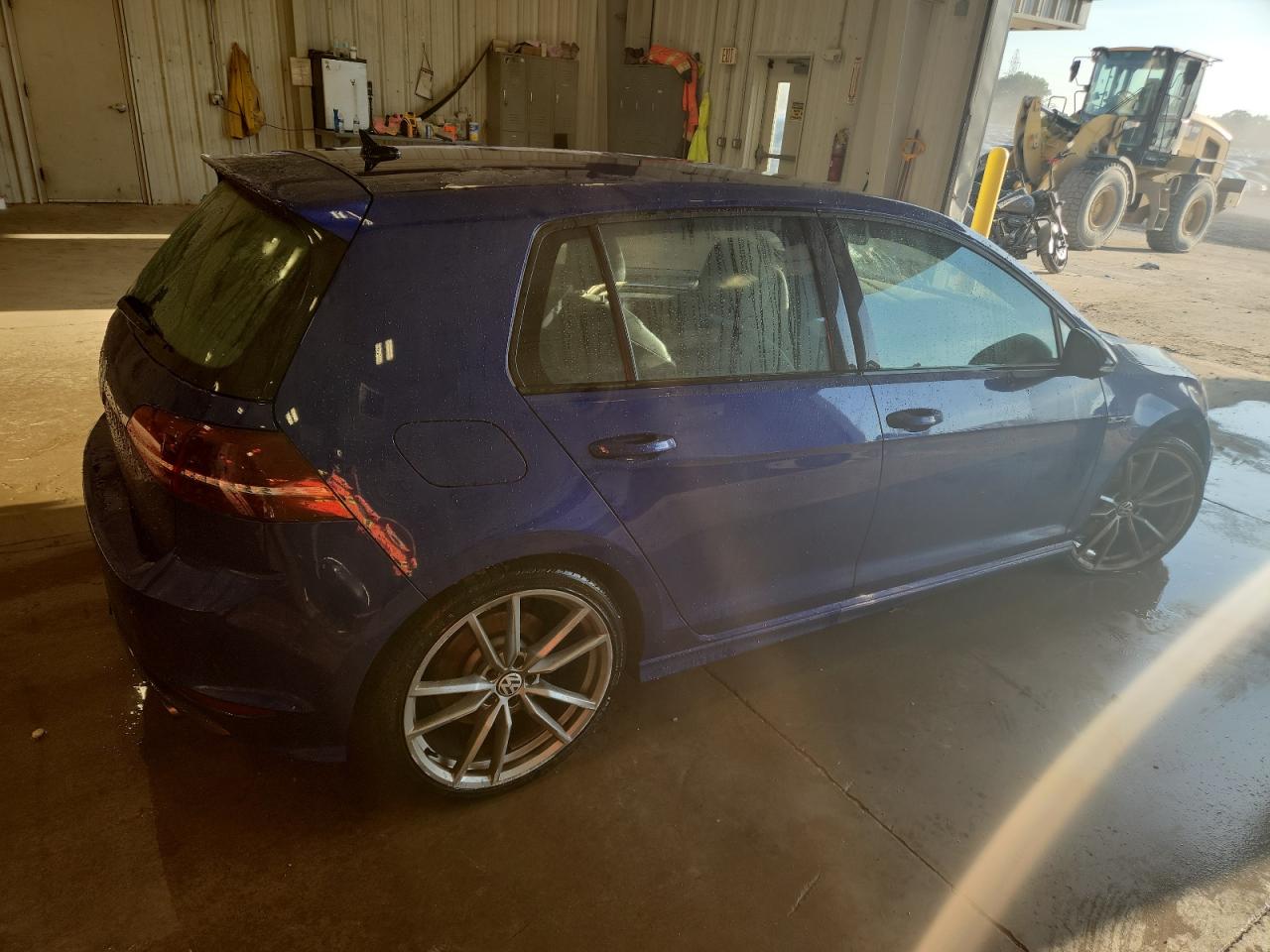VOLKSWAGEN GOLF R