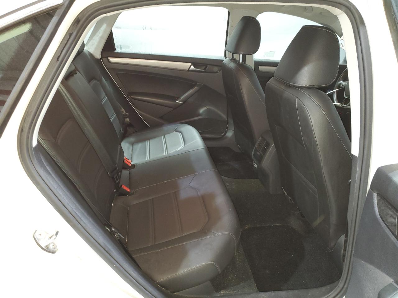 VOLKSWAGEN PASSAT SE