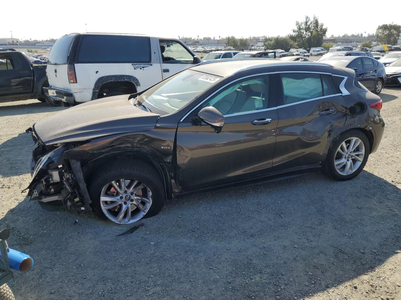INFINITI QX30 PURE