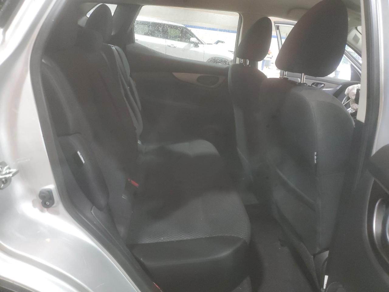 NISSAN ROGUE SPORT S