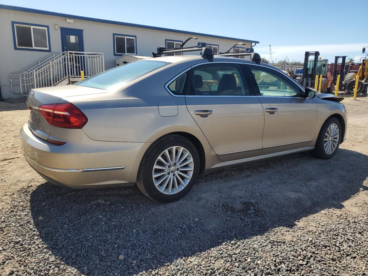 VOLKSWAGEN PASSAT SE
