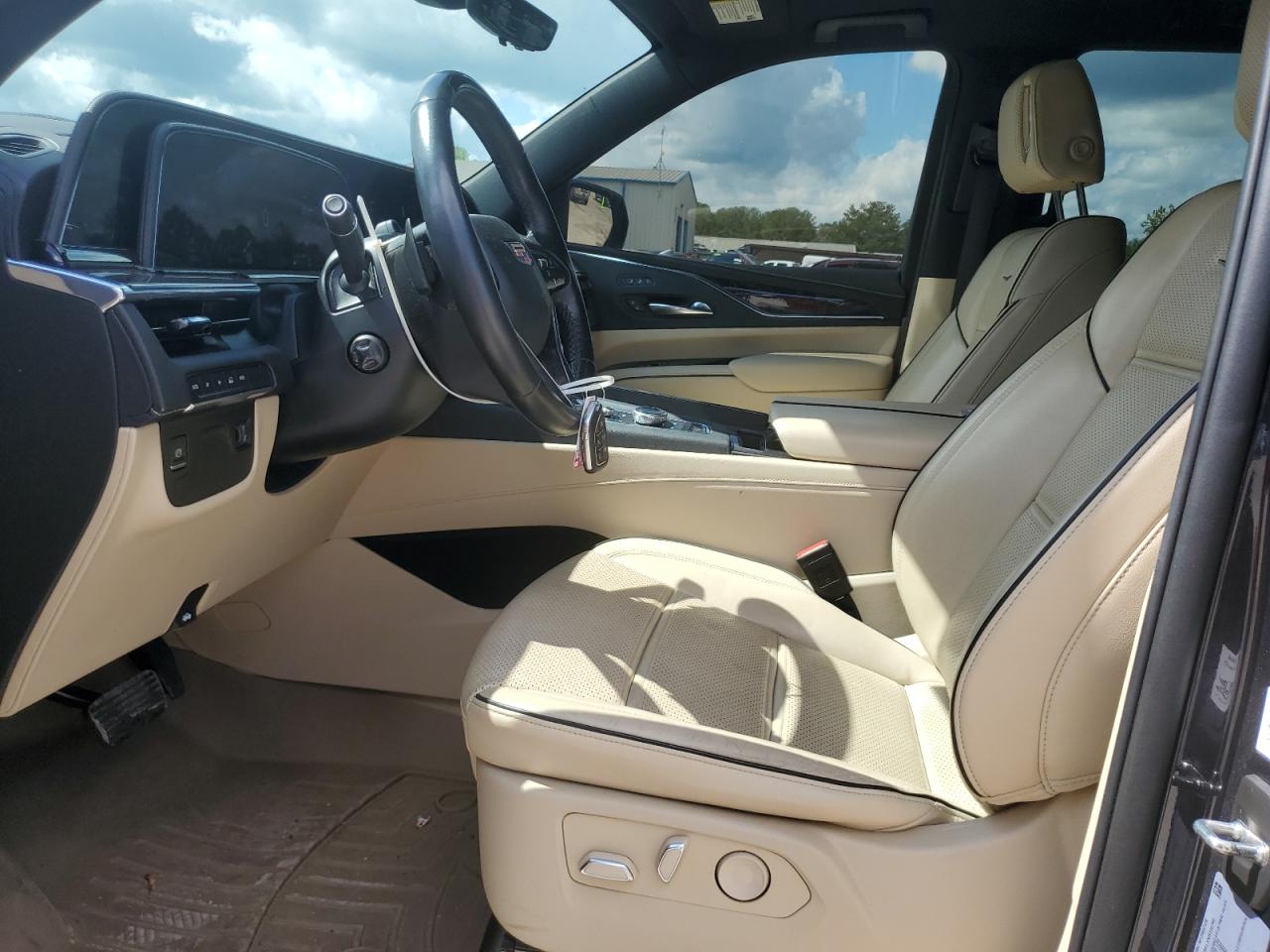 CADILLAC ESCALADE PREMIUM LUXURY