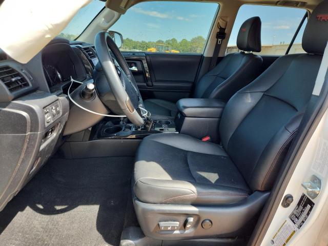 2020 TOYOTA 4RUNNER SR JTEBU5JR7L5816858