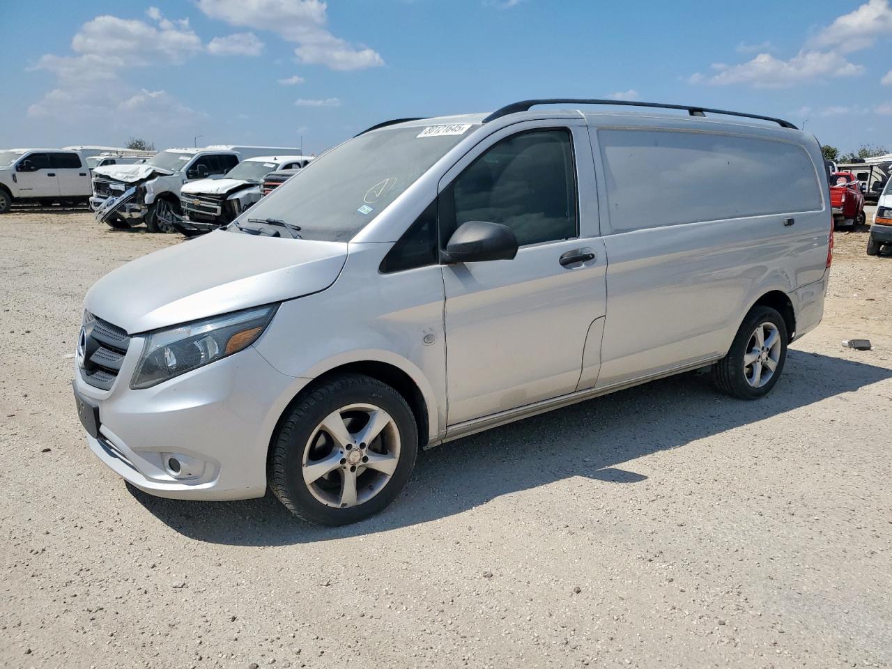 MERCEDES-BENZ METRIS