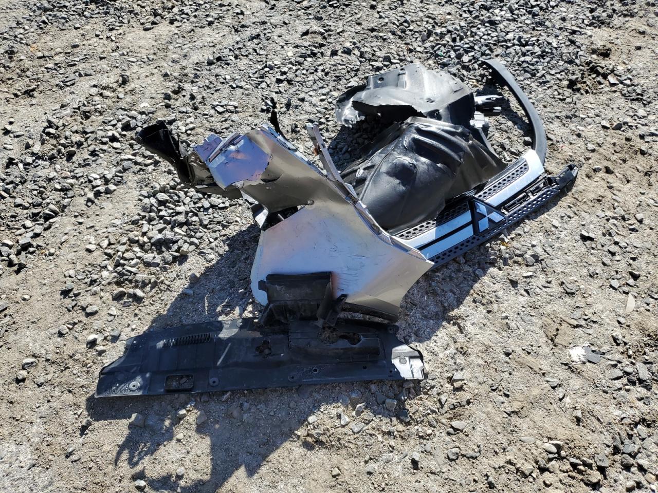 MITSUBISHI OUTLANDER SE