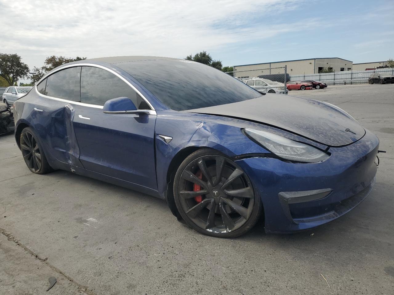TESLA MODEL 3