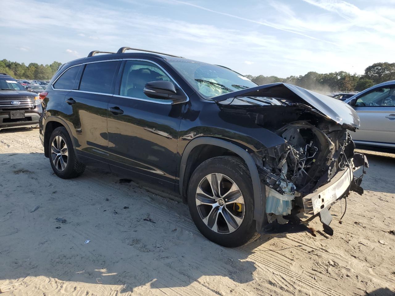 TOYOTA HIGHLANDER SE