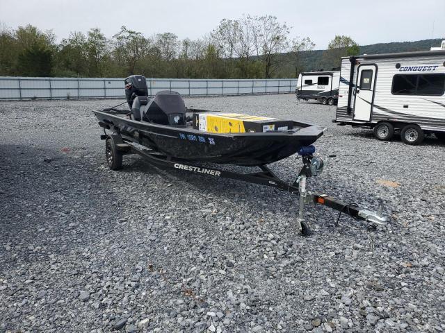 CRESTLINER BOAT