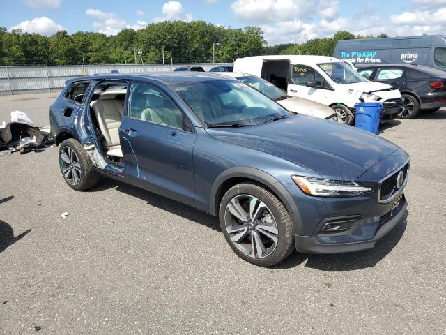 2024 VOLVO V60 CROSS COUNTRY PLUS YV4L12WY0R2140356